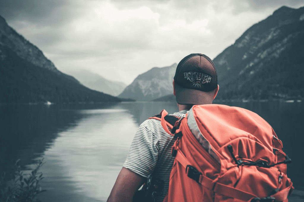 tips solo traveling,