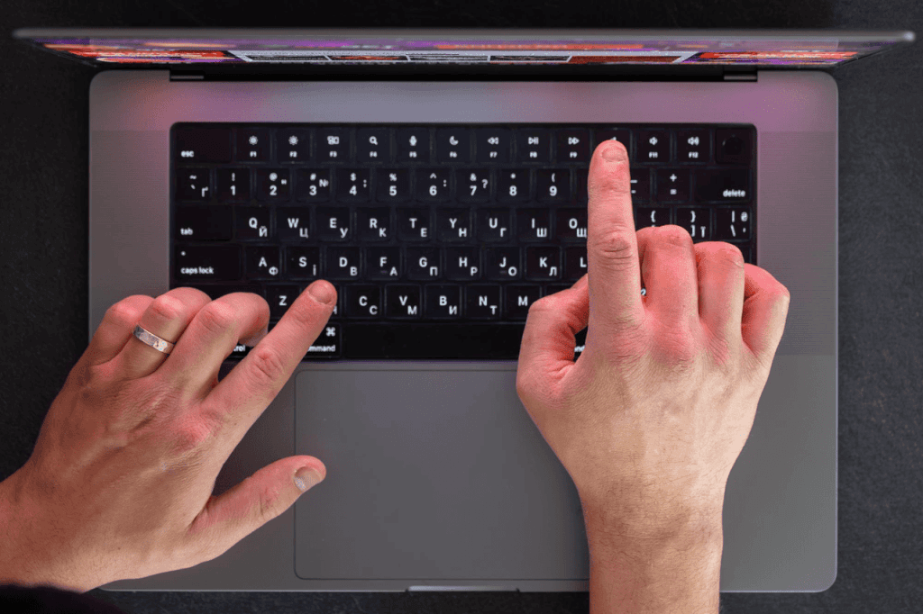 cara memunculkan keyboard di layar laptop
