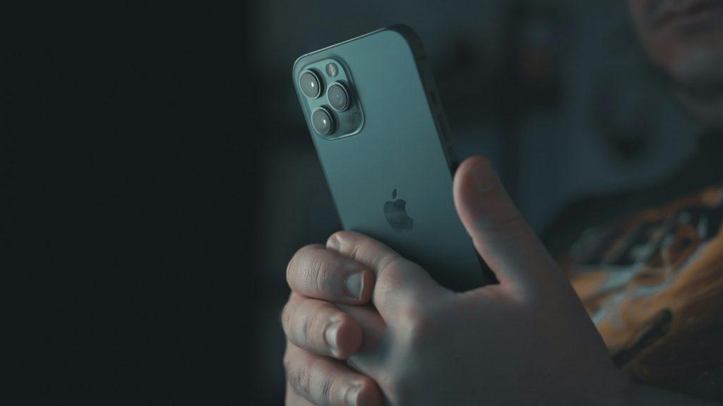 apa itu esim iphone