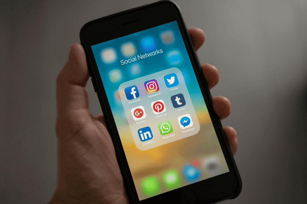 cara menghapus aplikasi di iphone