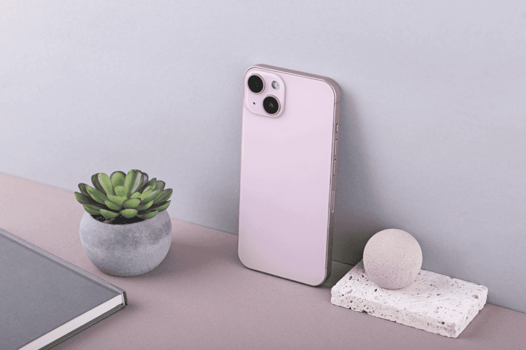 apakah iphone 15 masih diproduksi
